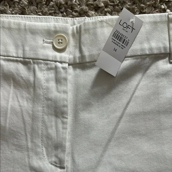 LOFT Women's Cream Shorts - Picture 2 of 3